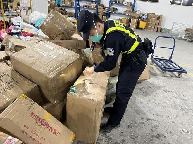 春季攻势专项行动｜那艾边境派出所开展寄递物流业专项安全大检查平博 PINNACLE平博(图2)