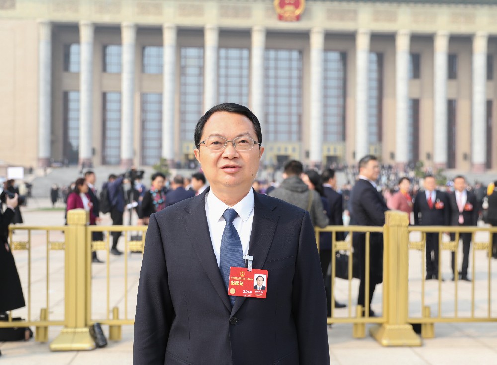 全国人大代表曾从钦：中国白酒扩大出口需解决“标准偏差、文化反差、政策落贸易逆差”问题平博 PINNACLE平博(图1)